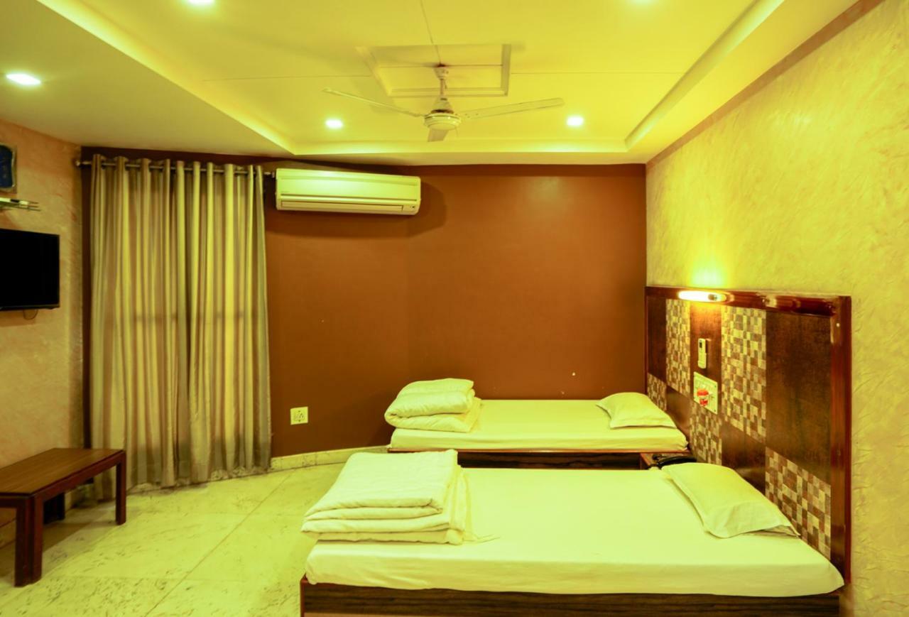Hotel Ashiana Jamnagar Bagian luar foto